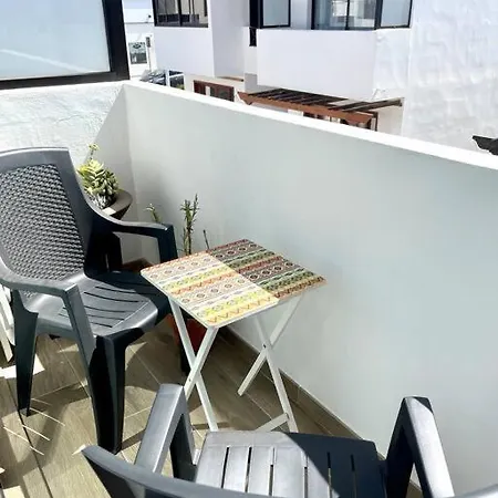 Piso Renovado A 200 Metros De La Playa 아파트 *