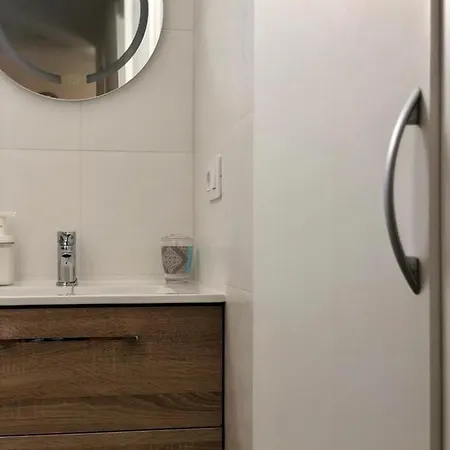 Piso Renovado A 200 Metros De La Playa 아파트 *